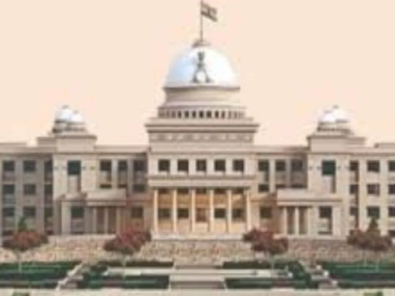Chhattisgarh Assembly:छत्तीसगढ़ विधानसभा में बुलडोजर पर बवाल: नकटी गांव की कार्रवाई पर कांग्रेस का बड़ा प्रदर्शन, जानें पूरा मामला
