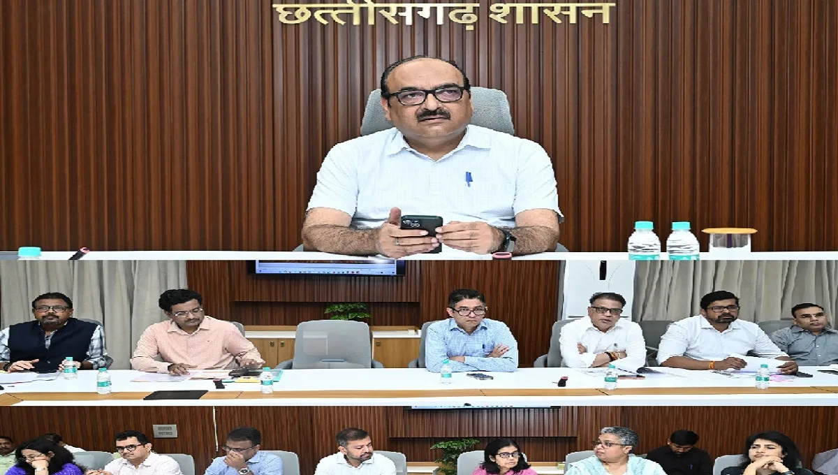 मंत्रालय महानदी भवन रायपुर में उच्च स्तरीय प्रशासनिक बैठक