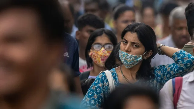 COVID-19: देश में फिर लौट रहा कोरोना, 17 दिनों में आए 339 नए केस, आंध्र प्रदेश में 4 लोगों की मौत