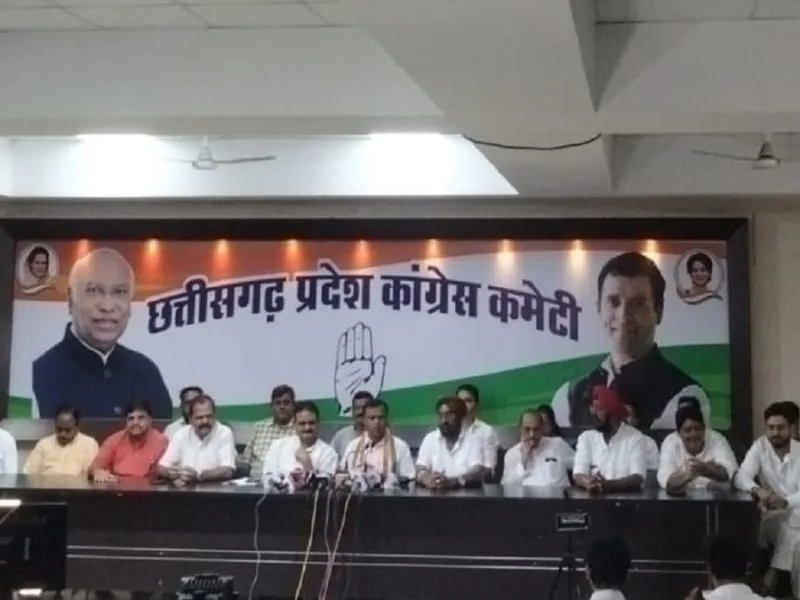 Bastar Pandum पर कांग्रेस का हमला, दीपक बैज बोले- विकास छोड़ शोबाजी में जुटी सरकार