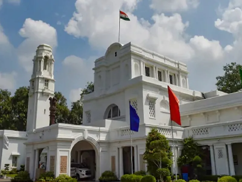 Delhi Laxmi Yojana: दिल्ली की महिलाओं के लिए बड़ा एलान: ‘लक्ष्मी योजना’ को कैबिनेट की मंजूरी, हर महीने मिलेंगे ₹2,500