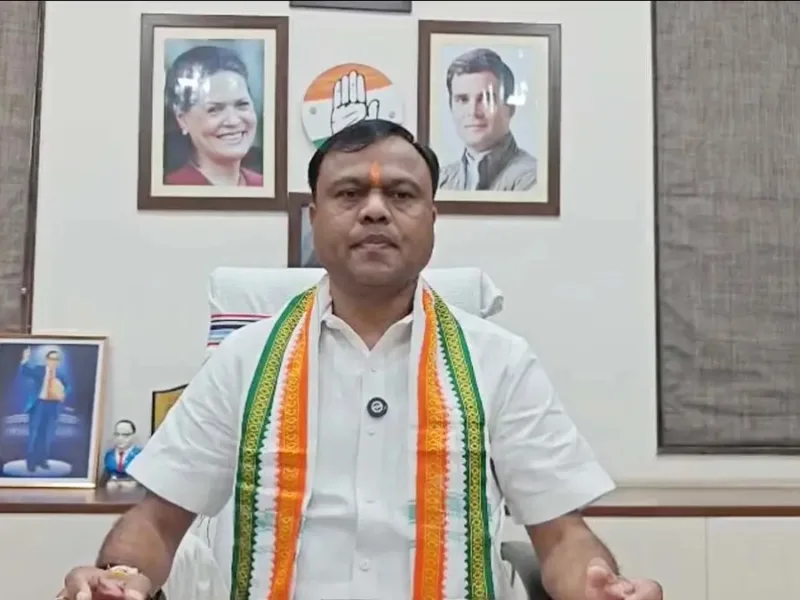 Dharmendra Pradhan इस्तीफे पर दीपक बैज का हमला, बोले- कुर्सी बचाने के लिए लिया फैसला