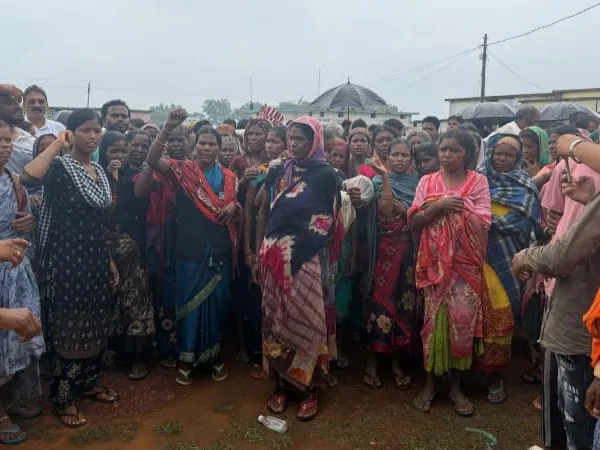 मैनपाट में बॉक्साइट खदान का विरोध तेज, ग्रामीणों ने आखिरी जन सुनवाई का किया बहिष्कार