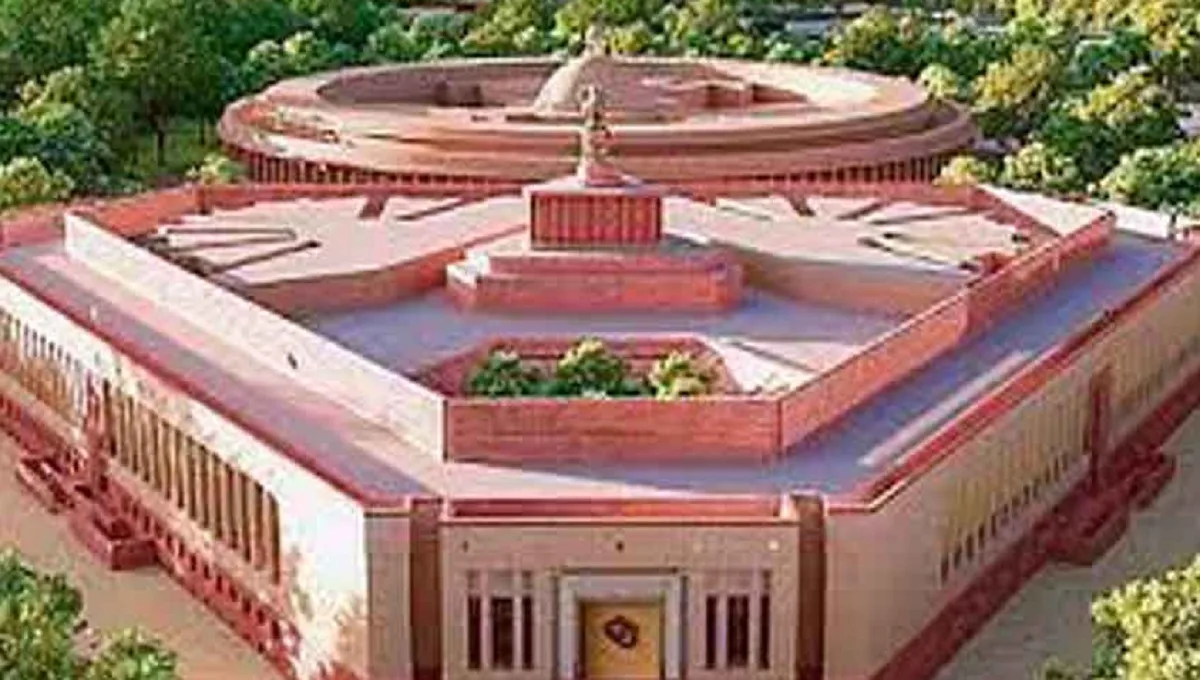 लोकसभा में पेपर लीक संशोधन विधेयक पर अखिलेश यादव ने सरकार को घेरा।