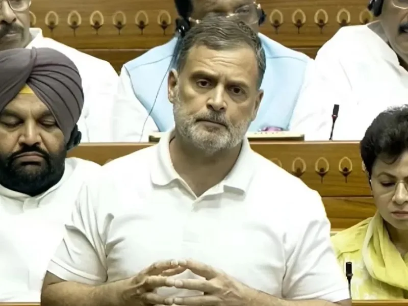 Parliament Monsoon Session: लोकसभा में राहुल गांधी का केंद्र पर हमला, ईडियट और अंधभक्त टिप्पणी पर संसद में हंगामा