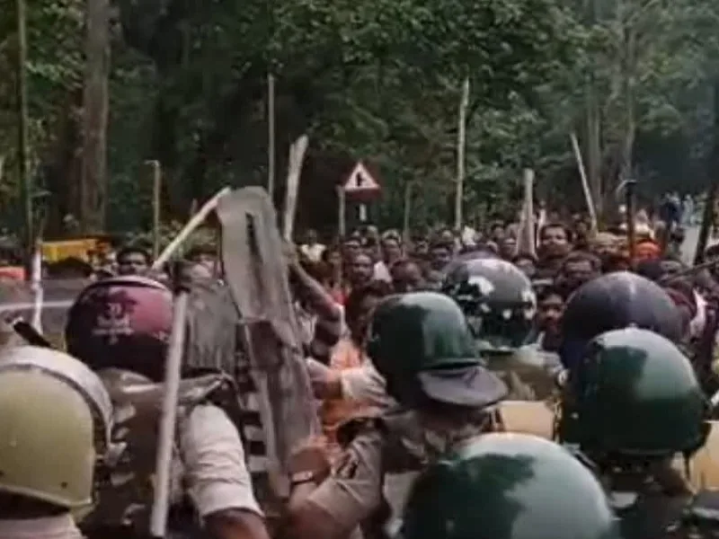 Police personnel injured after stone pelting during land acquisition dispute in Surajpur Chhattisgarh