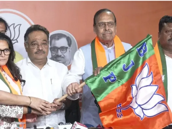 TMC Leaders Join BJP: राज्यसभा चुनाव से पहले TMC के तीन पूर्व सांसद भाजपा में शामिल, बंगाल की राजनीति में भारी हलचल