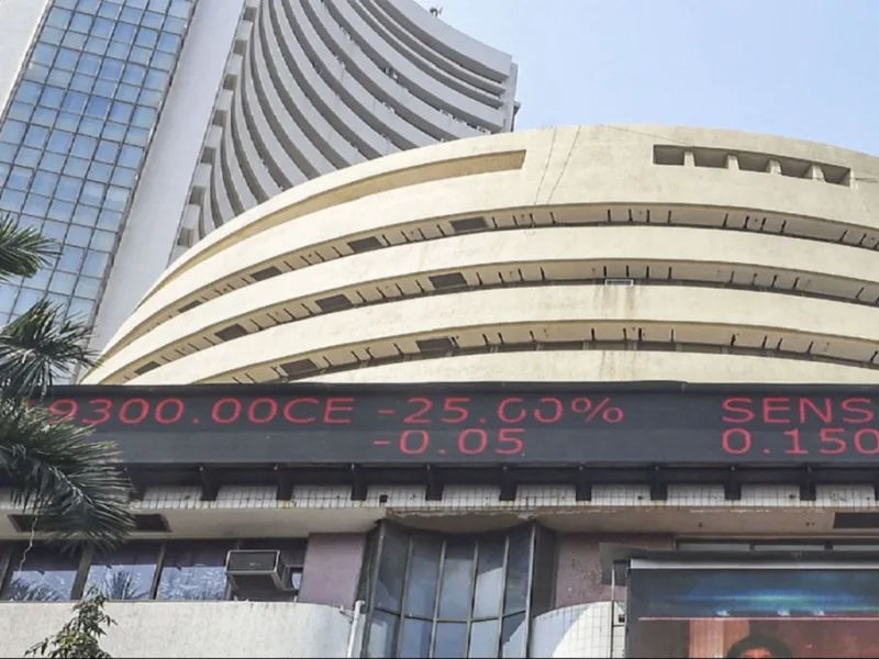 Stock Market में बिकवाली का दौर, एचडीएफसी बैंक 5 फीसदी टूटा और निफ्टी गिरा