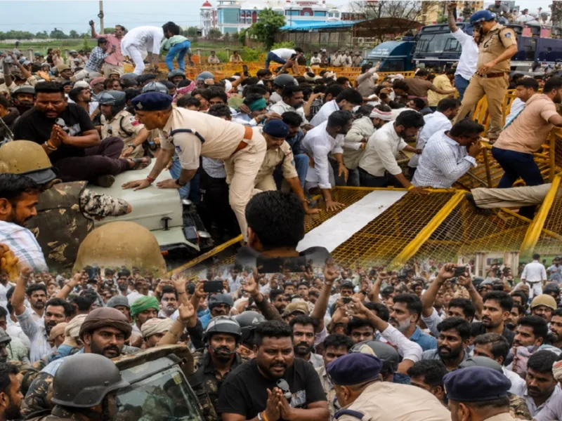 Farmers protesting on the streets of Bhopal for Moong MSP purchase