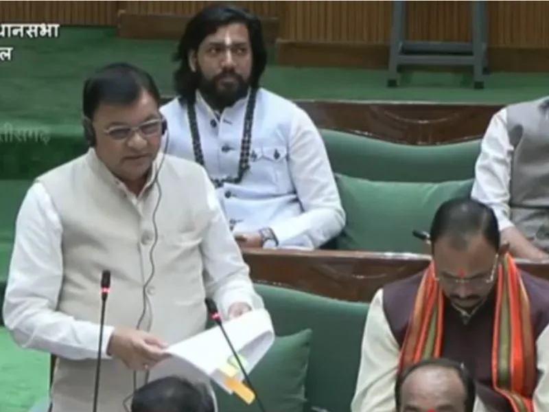 Chhattisgarh Assembly Monsoon Session: वेदांता पावर प्लांट ब्लास्ट मामला: कंपनी चेयरमैन पर FIR को लेकर सदन में तीखी बहस, मंहत बोले-जानकारी छिपाई..पूछताछ के लिए टीम इंग्लैंड गई थी?
