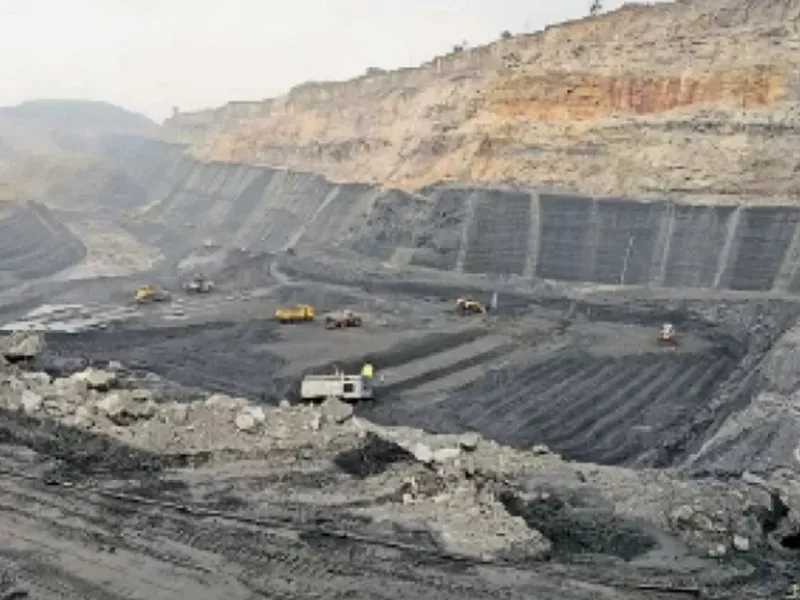 Chhattisgarh: अदाणी की 2 कोयला खनन परियोजनाओं को मंजूरी, रायगढ़ जिले में फिर कटेंगे हजारों पेड़