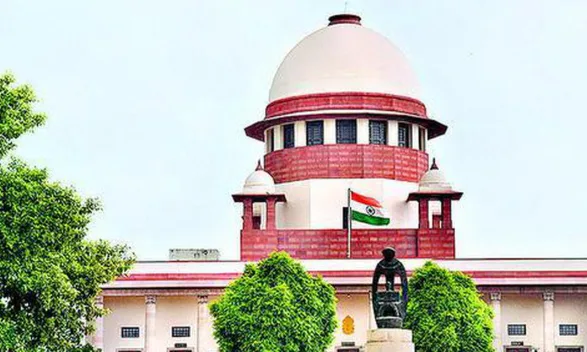छात्रों के खिलाफ दंडात्मक कार्रवाई पर रोक, क्रिमिनल रिकॉर्ड वालों पर होगा एक्शन: सुप्रीम कोर्ट