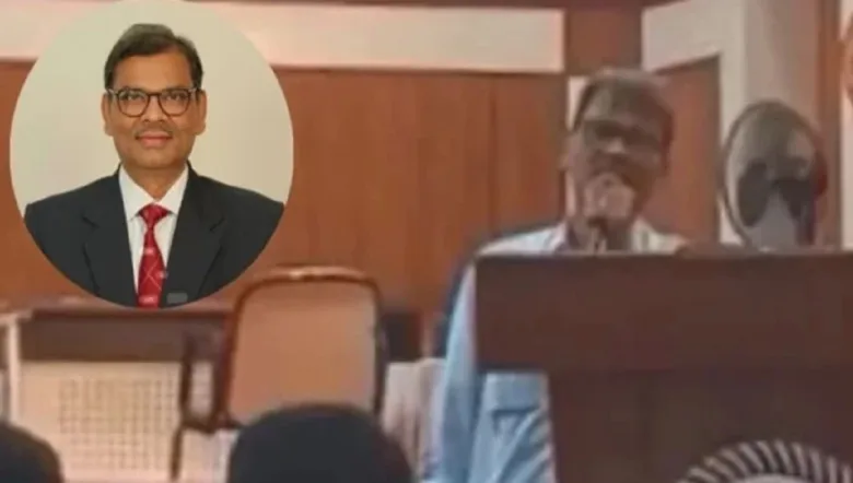 : बिलासपुर के गुरु घासीदास विश्वविद्यालय (GGU) में सांस्कृतिक कार्यक्रम के दौरान मंच पर गाना गाते समय प्रोफेसर डॉ. शैलेंद्र कुमार को हार्ट अटैक आ गया