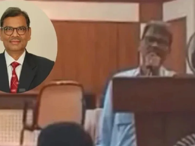 GGU Bilaspur: गुरु घासीदास यूनिवर्सिटी में मंच पर गीत गाते समय प्रोफेसर को आया हार्ट अटैक, इलाज के दौरान निधन