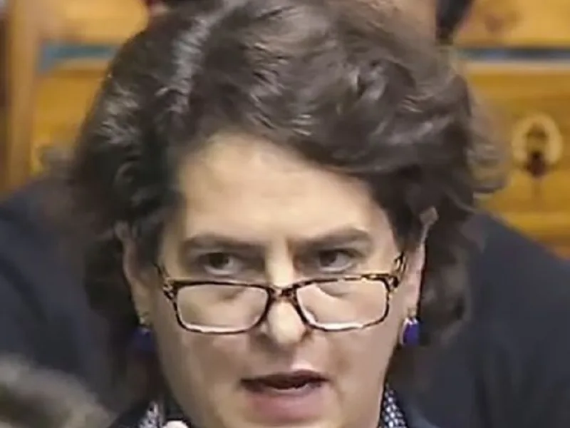 Priyanka Gandhi Parliament : ‘पीएम मोदी कैमरे का नहीं, दिल का एंगल बदलें’: संसद में प्रियंका गांधी का तंज