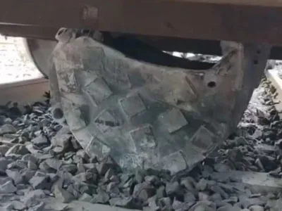 मालगाड़ी डिरेल मामला : JCB बकेट को रेल लाइन पर छोड़ भागे थे मजदूर, डब्बे डिरेल होने के मामले में 10 आरोपी गिरफ्तार