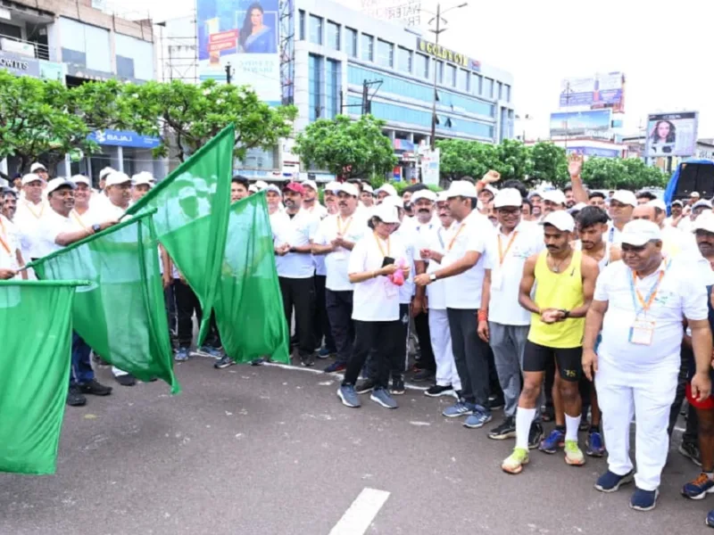 मरीन ड्राइव पर दौड़ा छत्तीसगढ़! मंत्री केदार कश्यप बोले- सहकारिता नारा नहीं, जन-आंदोलन है