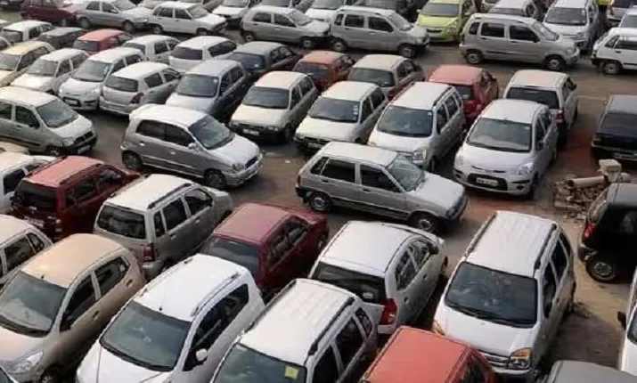 सेकंड हैंड कार खरीदने वालों के लिए काम की खबर, 6 महीने में RC ट्रांसफर नहीं कराया तो डीलर के नाम हो जाएगी गाड़ी, पढ़ें पूरी खबर