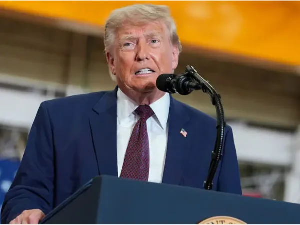 trump-on-hormuz-strait: होर्मुज पर 24 घंटे में पलटे ट्रंप, अब 20% टैक्स की जगह US में निवेश की रखी शर्त