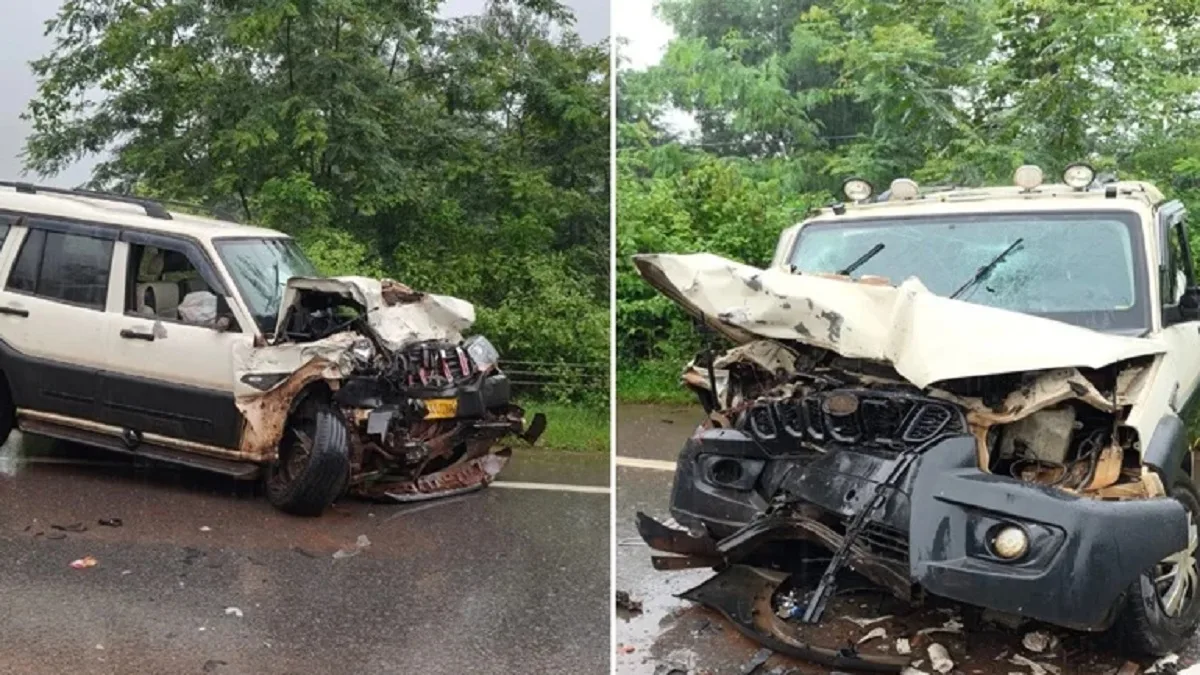 छत्तीसगढ़ में मंत्री केदार कश्यप के काफिले के सड़क हादसे के बाद क्षतिग्रस्त फॉलो वाहन