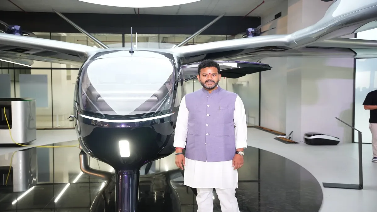 Air Taxi eVTOL flying over an Indian city