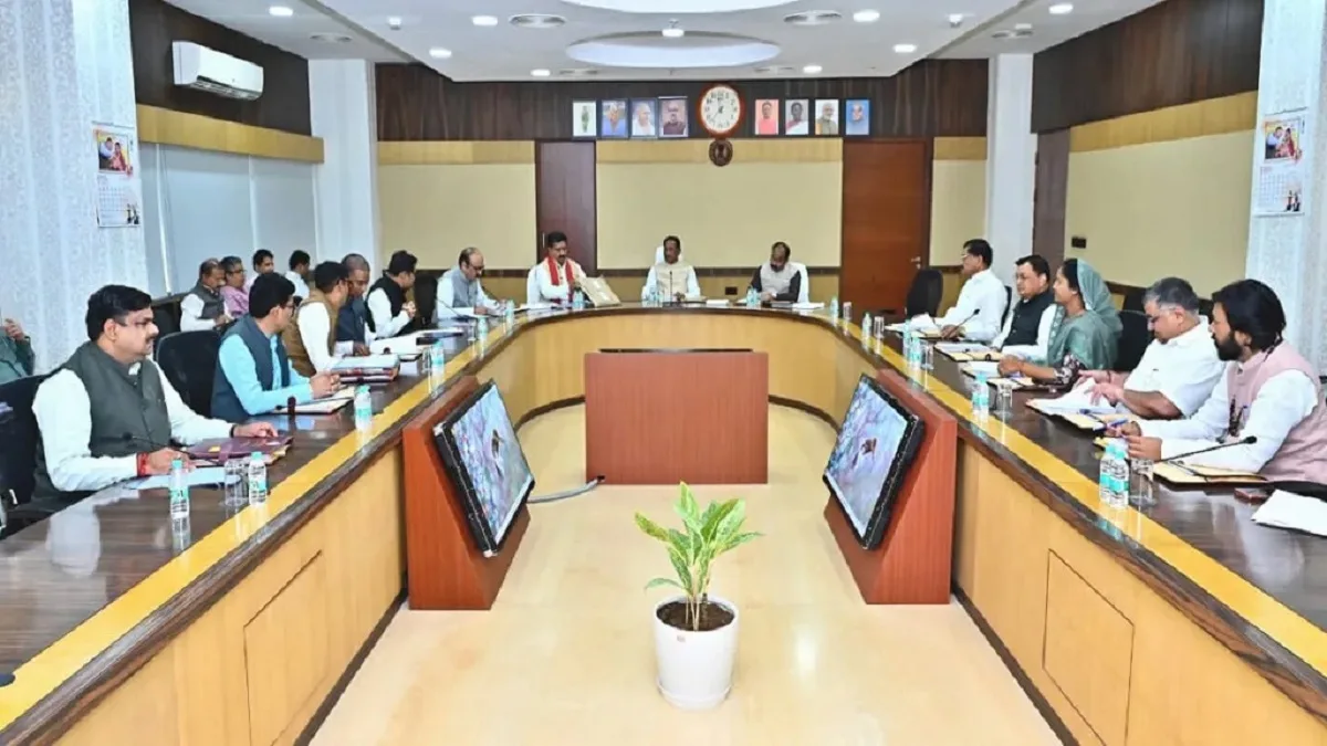 नया रायपुर स्थित मंत्रालय महानदी भवन में सीएम विष्णुदेव साय
