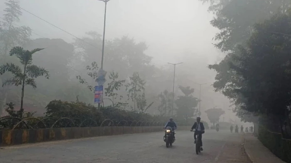 Chhattisgarh Weather: रायपुर समेत छत्तीसगढ़ में सुबह से ही हो रही बारिश, दो दिनों तक और बरसेंगे बदल, IMD ने जारी किया अलर्ट