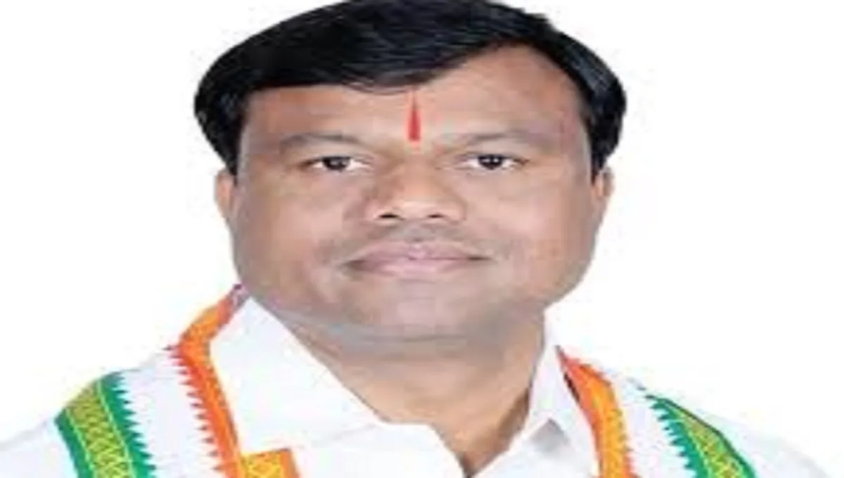दुर्ग में कांग्रेस नेता प्रकाश कश्यप की हत्या और प्रदेश में बढ़ते अपराधों पर प्रदेश कांग्रेस अध्यक्ष दीपक बैज ने राज्य सरकार और पुलिस प्रशासन पर तीखा हमला बोला है