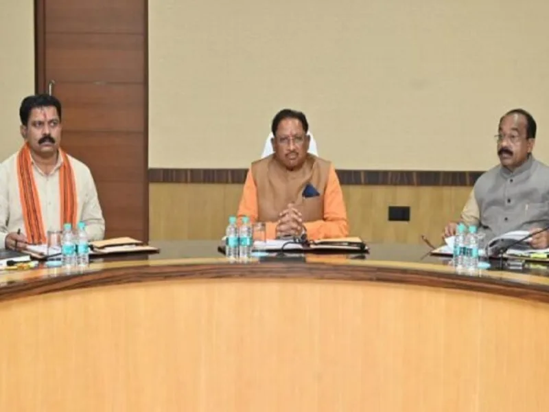 नया रायपुर स्थित मंत्रालय महानदी भवन में सीएम विष्णुदेव साय