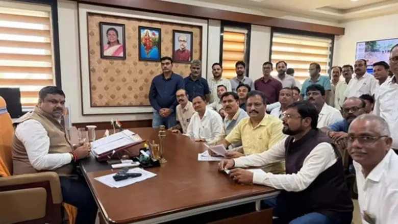 Chhattisgarh teachers meeting education minister over departmental TET examination