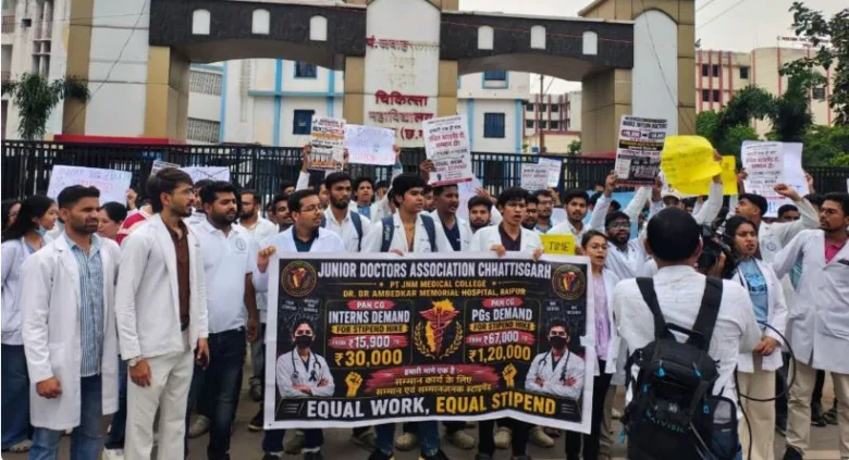 MBBS Intern Doctors March to CM House
