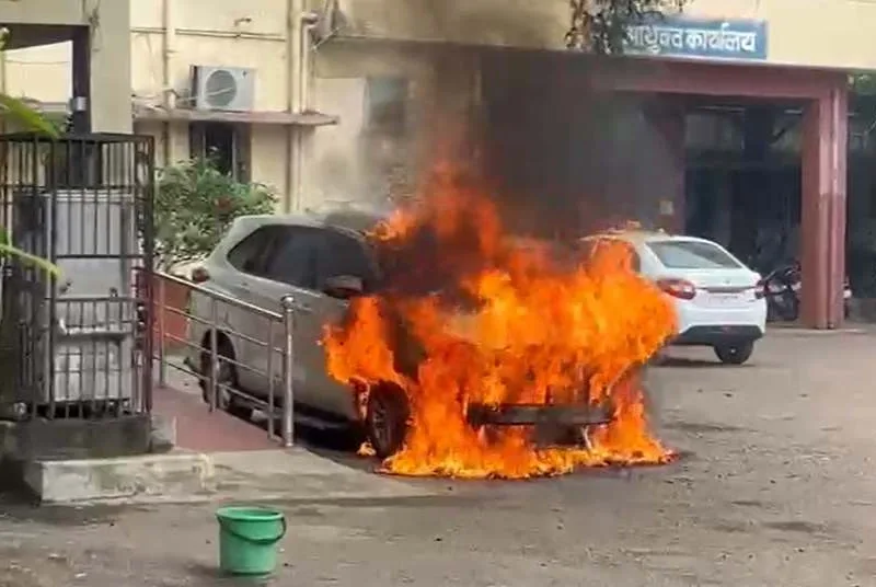 Durg Mayor Alka Baghmar's Innova car catches fire at Municipal Corporation premises