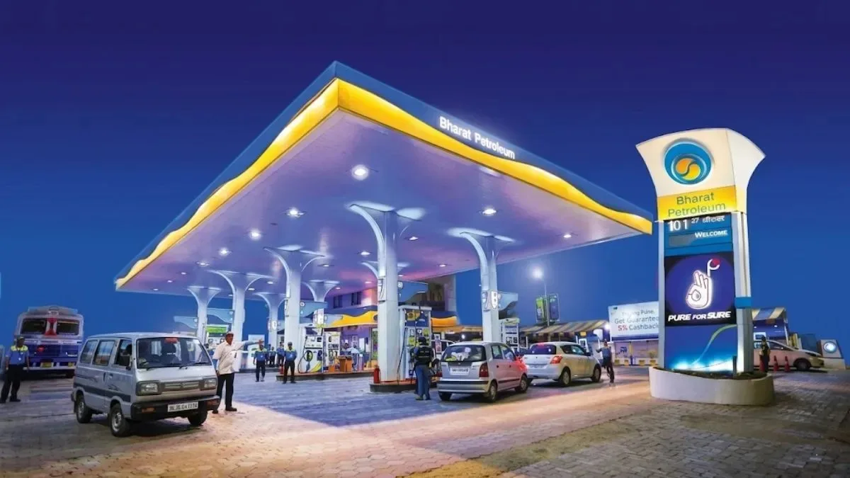 E20 petrol and E10 petrol fuel nozzles at an Indian petrol station