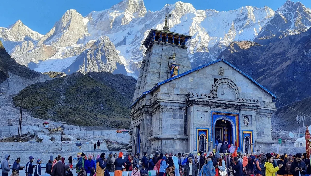 केदारनाथ ज्योतिर्लिंग (उत्तराखंड) स्थान: उत्तराखंड के रुद्रप्रयाग जिले में मंदाकिनी नदी के उद्गम क्षेत्र के पास हिमालय में।