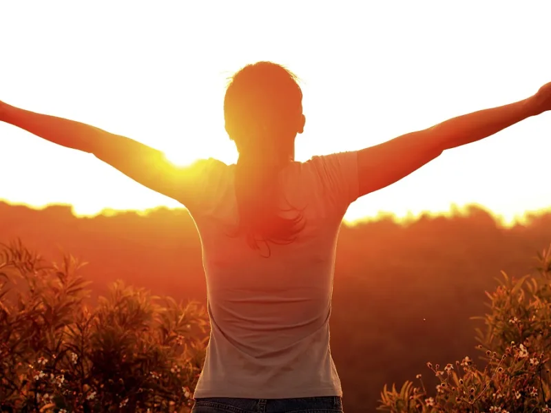 Morning sunlight and evening light effects on circadian rhythm and sleep cycle