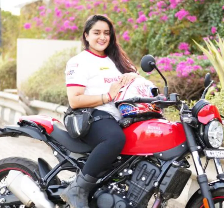मुंबई की महिला बाइक राइडर की सड़क हादसे में मौत, कांकेर जाते समय मरकाटोला घाट के पास हुआ हादसा