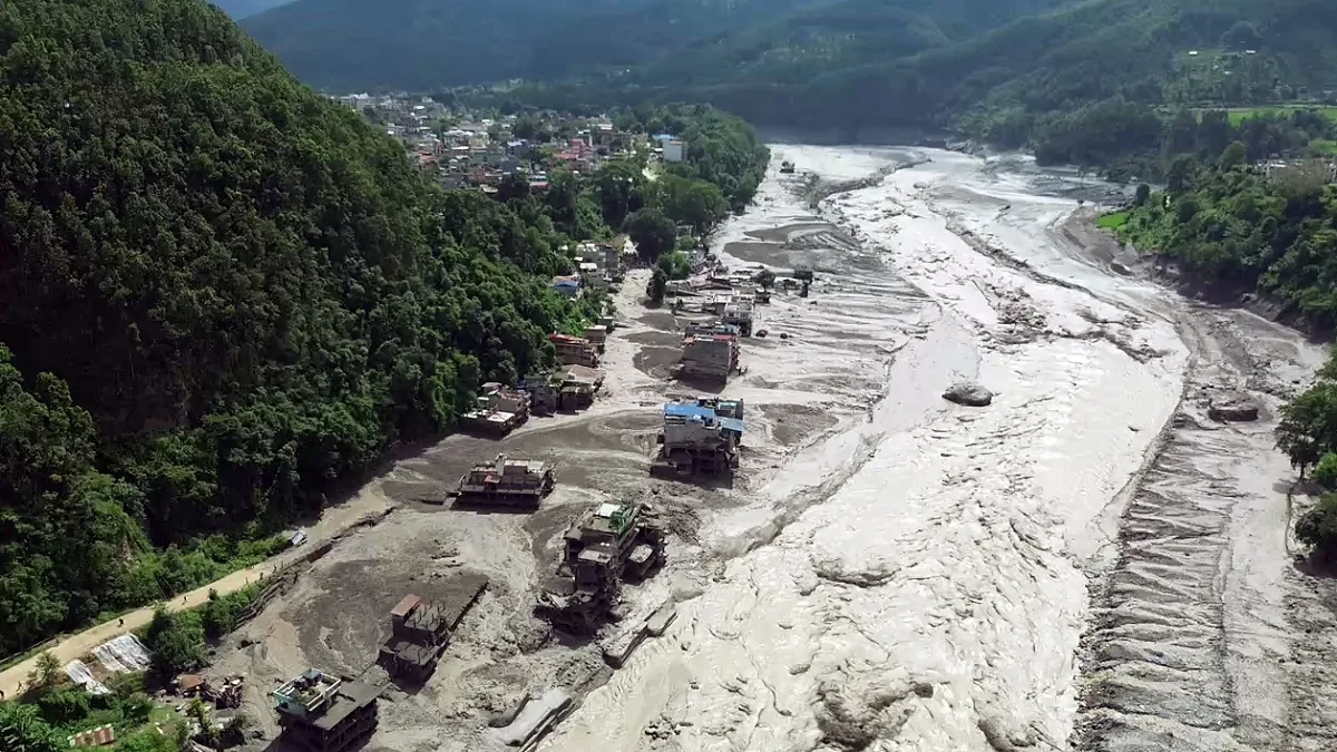 How flood warning is detected through river water level rainfall and barrage monitoring