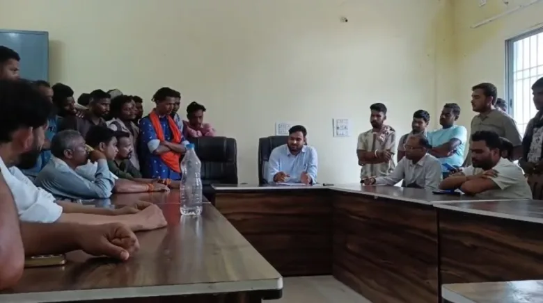 Workers complaint against SKA company at SECL Chhal open cast mine in Raigarh