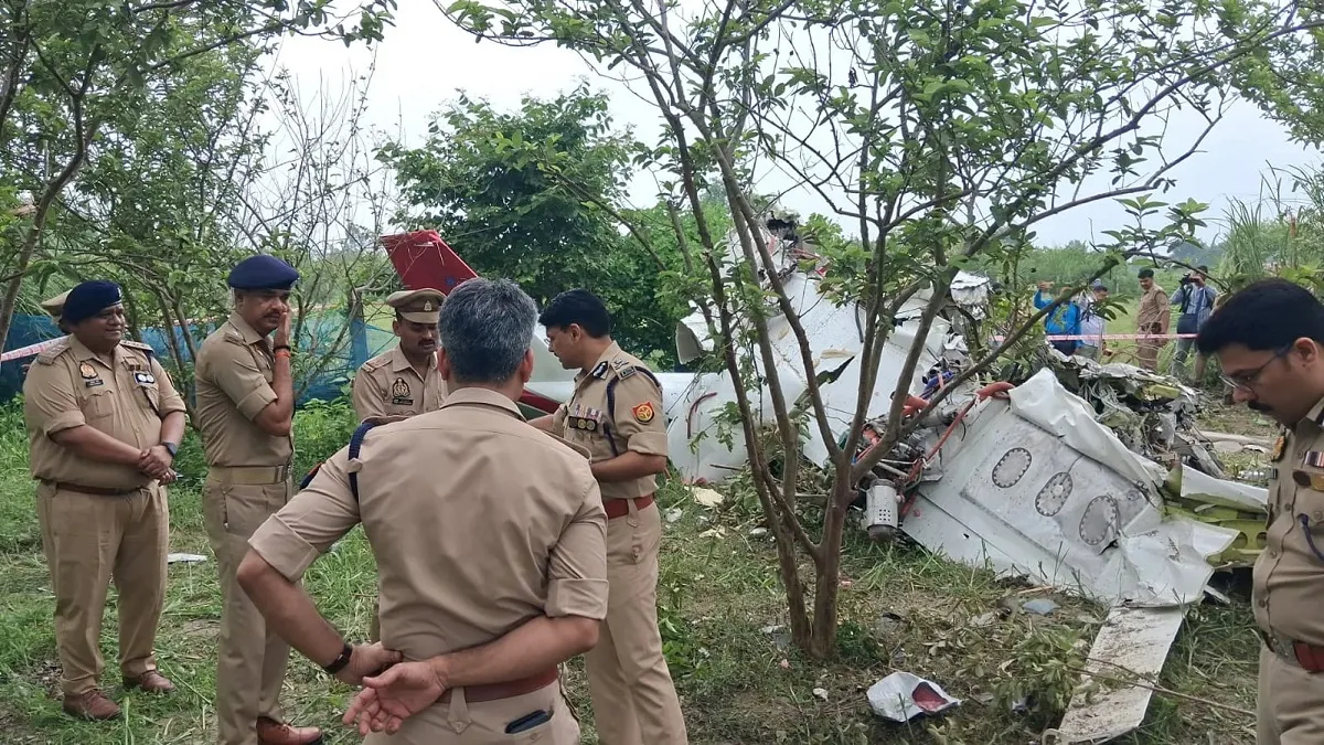 कानपुर के नत्था पुरवा में दुर्घटनाग्रस्त चार सीटर ट्रेनिंग विमान