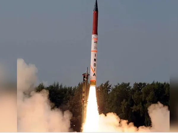 agni-4-successful-test: अग्नि-4 का सफल परीक्षण, 4000 किमी तक मार करने वाली परमाणु सक्षम मिसाइल से भारत को रणनीतिक बढ़त