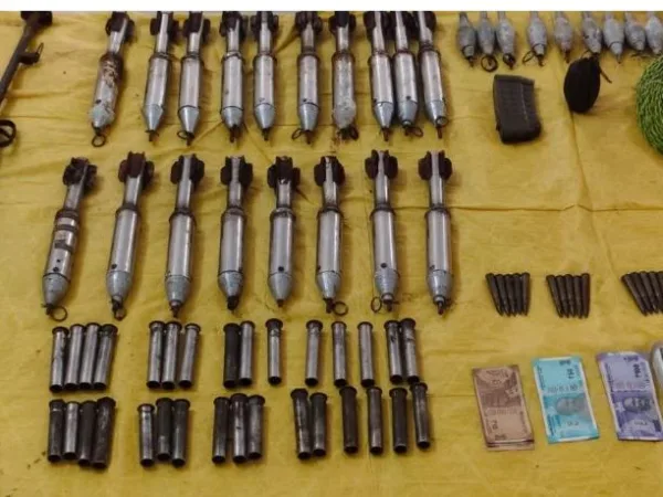 Bijapur Maoist Arrested: बीजापुर में नक्सल डंप के साथ एक माओवादी गिरफ्तार, बीजीएल लांचर सहित विस्फोटकों का जखीरा बरामद