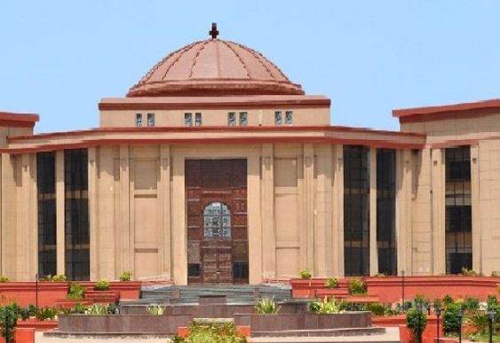 Chhattisgarh High Court News: वेतनवृद्धि रोकना छोटी सजा,प्रमोशन से नहीं रोक सकते: हाईकोर्ट, जूनियर्स की प्रमोशन तारीख से मिलेगा फायदा, जानें क्या है मामला