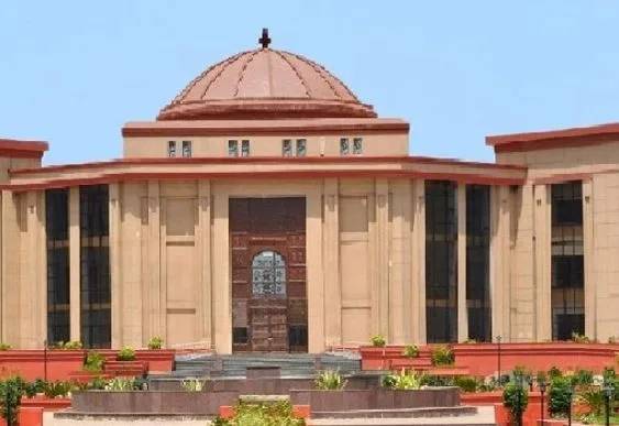 वेतनवृद्धि रोकना छोटी सजा,प्रमोशन से नहीं रोक सकते: हाईकोर्ट, जूनियर्स की प्रमोशन तारीख से मिलेगा फायदा, जानें क्या है मामला