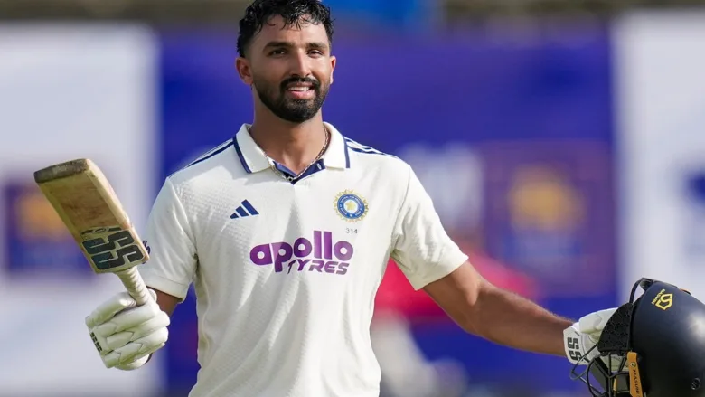 भारत बनाम श्रीलंका दूसरे टेस्ट में शतक लगाने के बाद जश्न मनाते भारतीय बल्लेबाज देवदत्त पडिक्कल