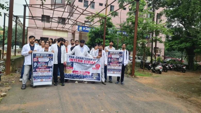 प्रदेश भर में जारी है डॉक्टरों का प्रदर्श