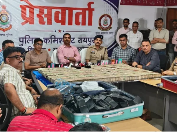 Raipur: Wash-Wash गैंग का पर्दाफाश: पुणे के खंडाला रिसॉर्ट में 4 करोड़ के साथ 7 शातिर ठग गिरफ्तार, देश भर में कि अरबों की ठगी