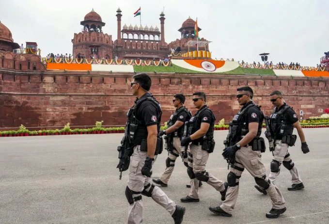 लाल किले में सुरक्षा के लिए तैनात रहेंगे 20 हजार जवान, स्नाइपर-हिट टीम के साथ 1000 CCTV और एंटी-ड्रोन सिस्टम से होगी चप्पे चप्पे की निगरानी