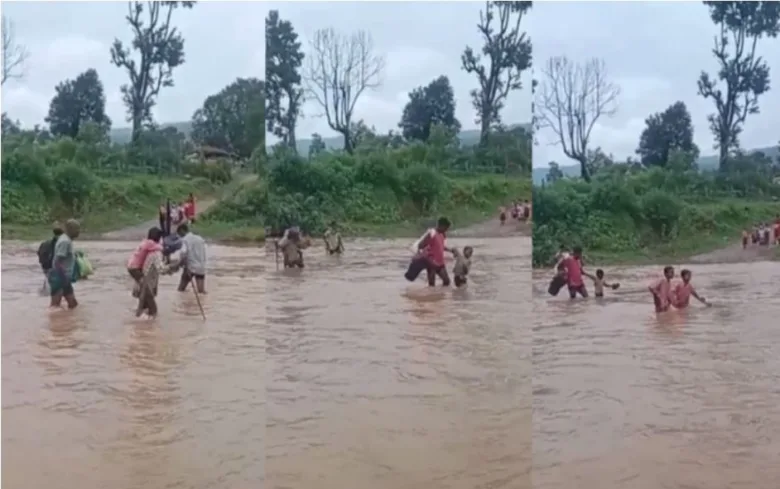 Children risk their lives crossing the river