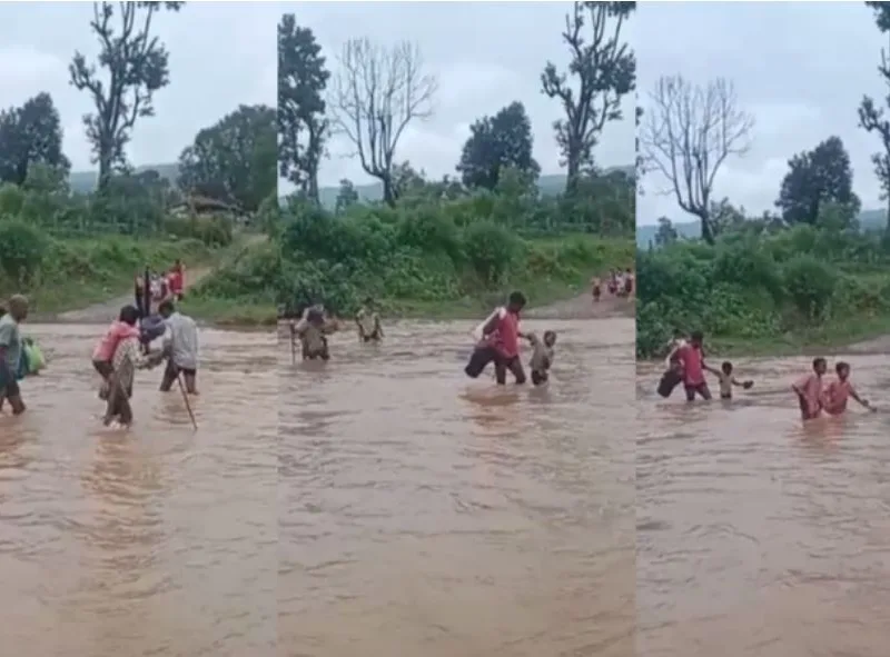 Children risk their lives crossing the river