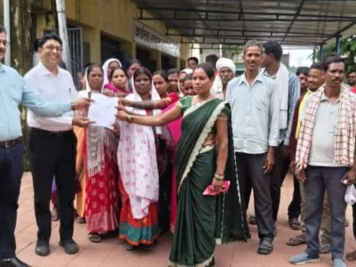 SURAJPUR: मदननगर पंचायत में बड़ा बवाल, बर्खास्त सरपंच के समर्थन में 20 पंचों का सामूहिक इस्तीफा
